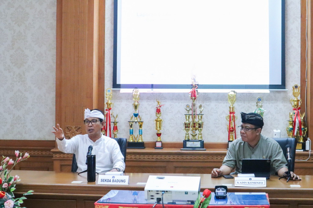 Sebagai Wujud Implementasi SPBE dan Smart City di Badung, Sekda Adi Arnawa Buka Rapat Persiapan Evaluasi